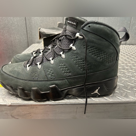 Jordan 9 Retro Anthracite 2015 EUC - Picture 2 of 9